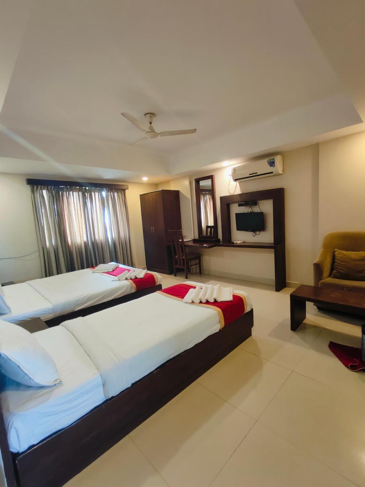 Green Wood Inn Mysore Near Palace Exterior photo